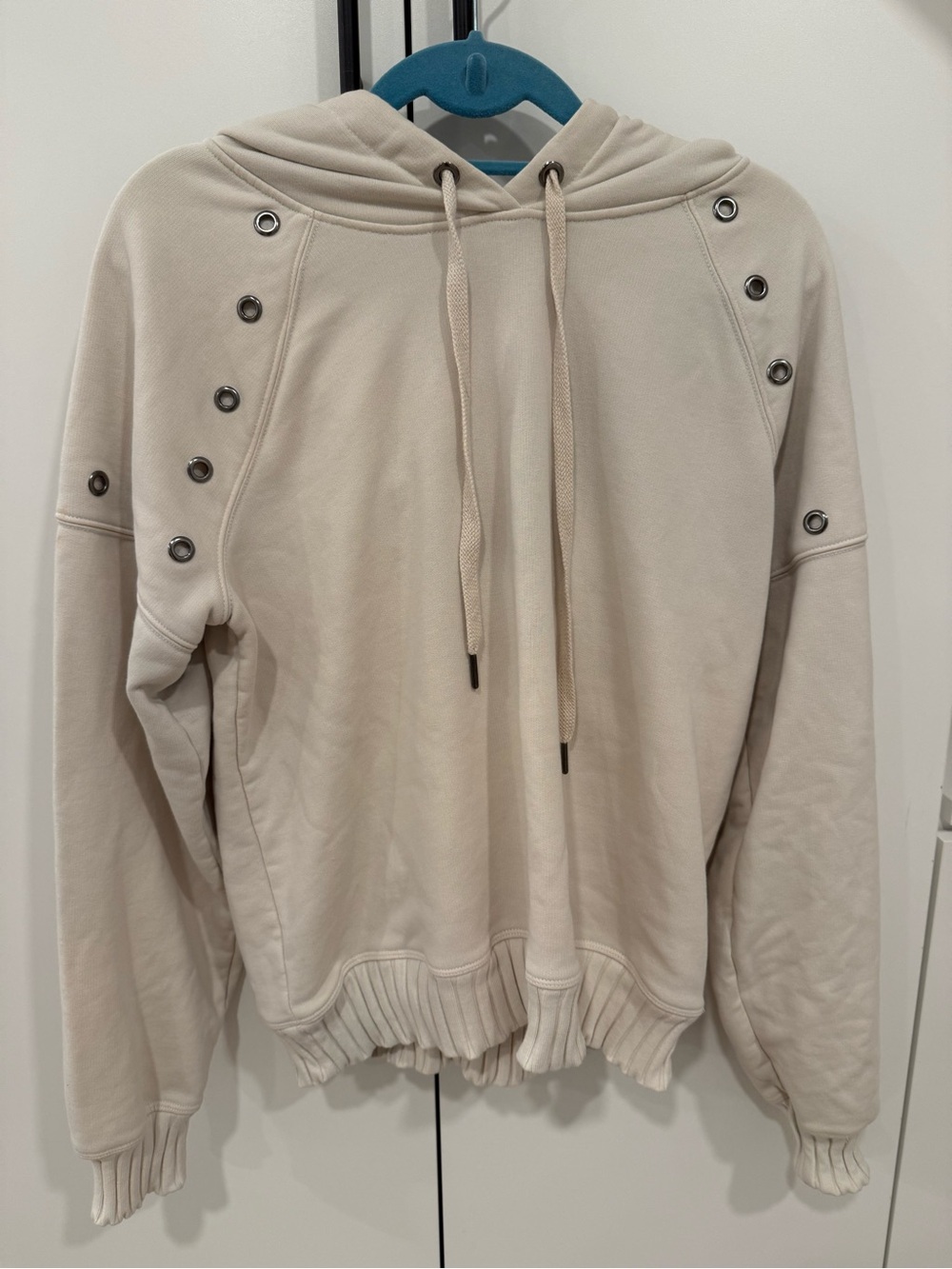 Evereve Axel Grommet Hoodie Pullover with Metal Eyelets in Ivory